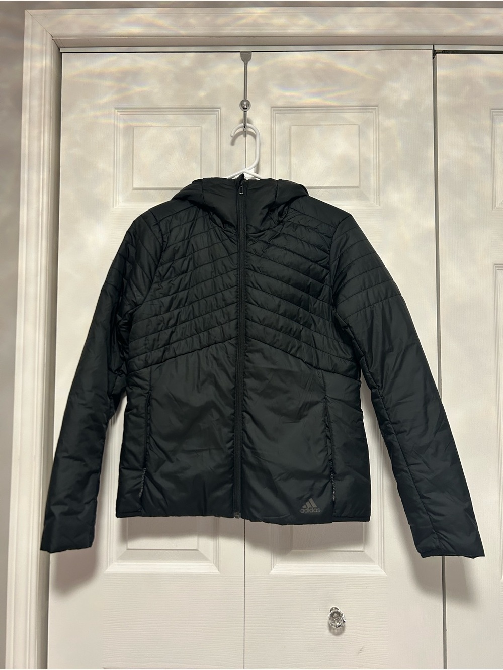 adidas Women’s Black Lightweight Puffer Jacket Hooded Zip-Up Coat